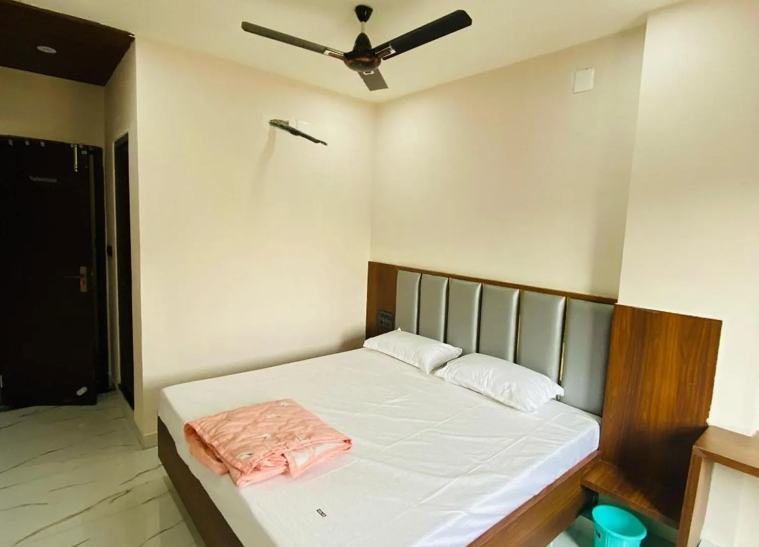Gyanav Hotel And Restaurant Udaipur