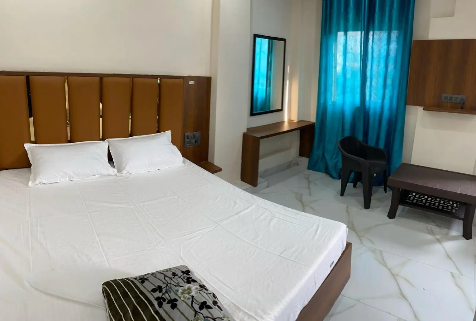 Gyanav Hotel And Restaurant Udaipur