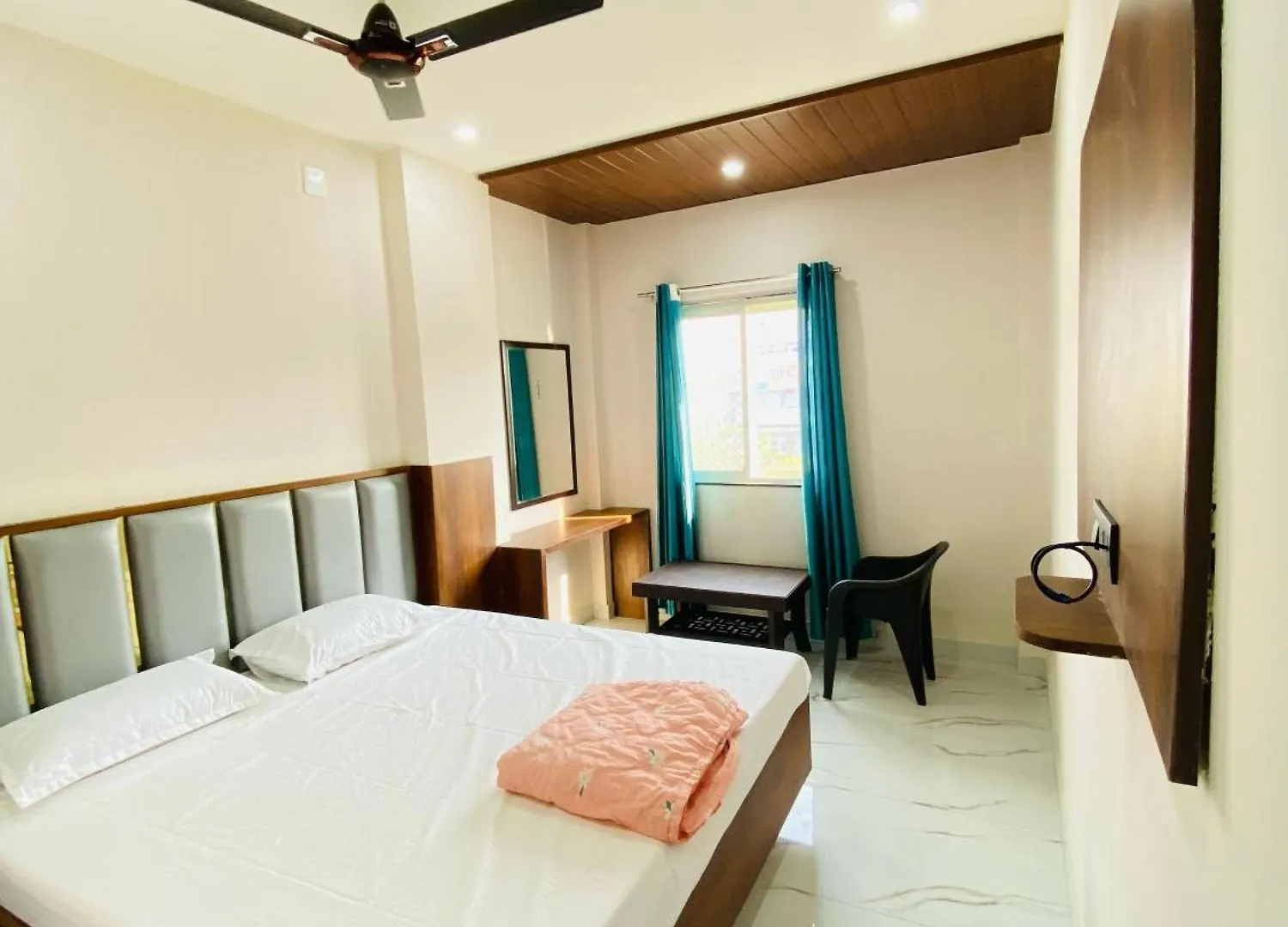 Gyanav Hotel And Restaurant Udaipur