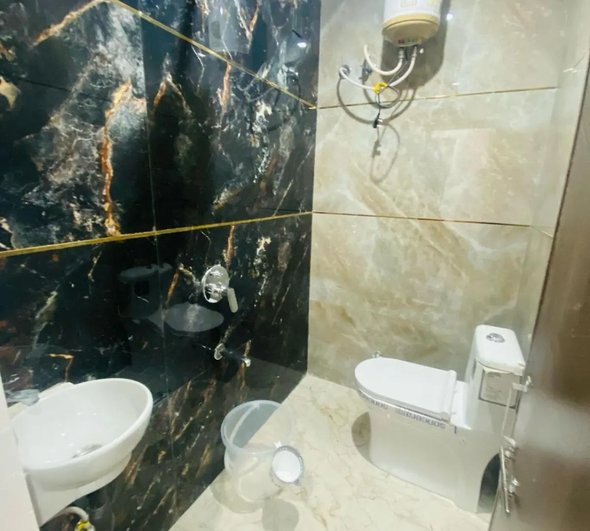 Gyanav Hotel And Restaurant Udaipur
