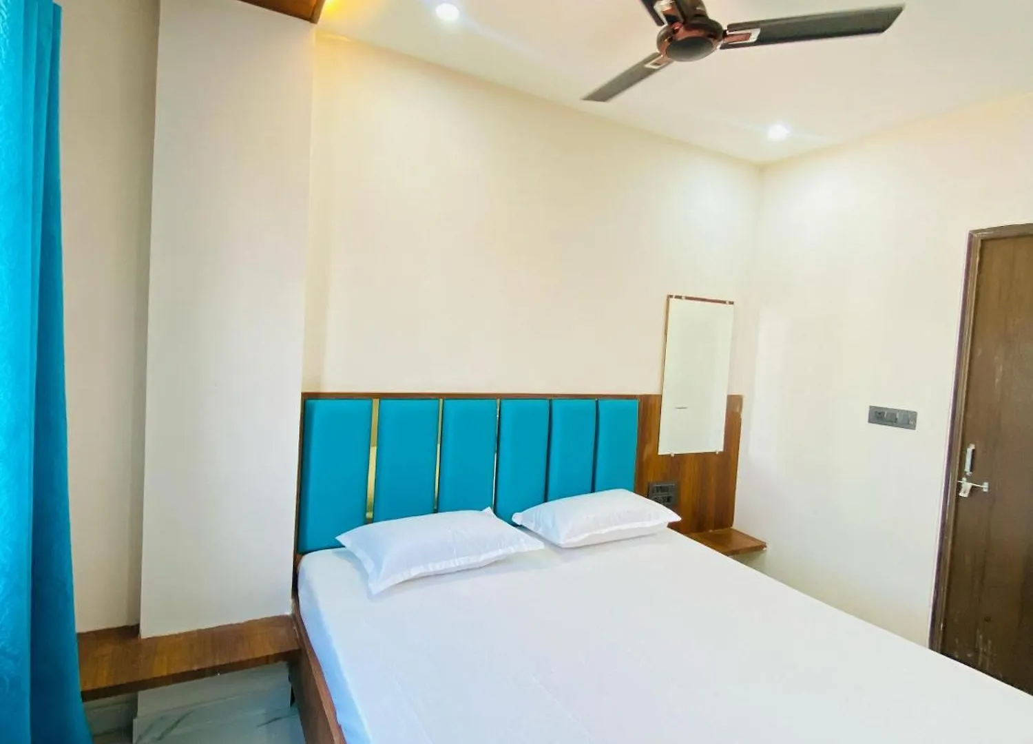 ***  Gyanav Hotel And Restaurant Udaipur India