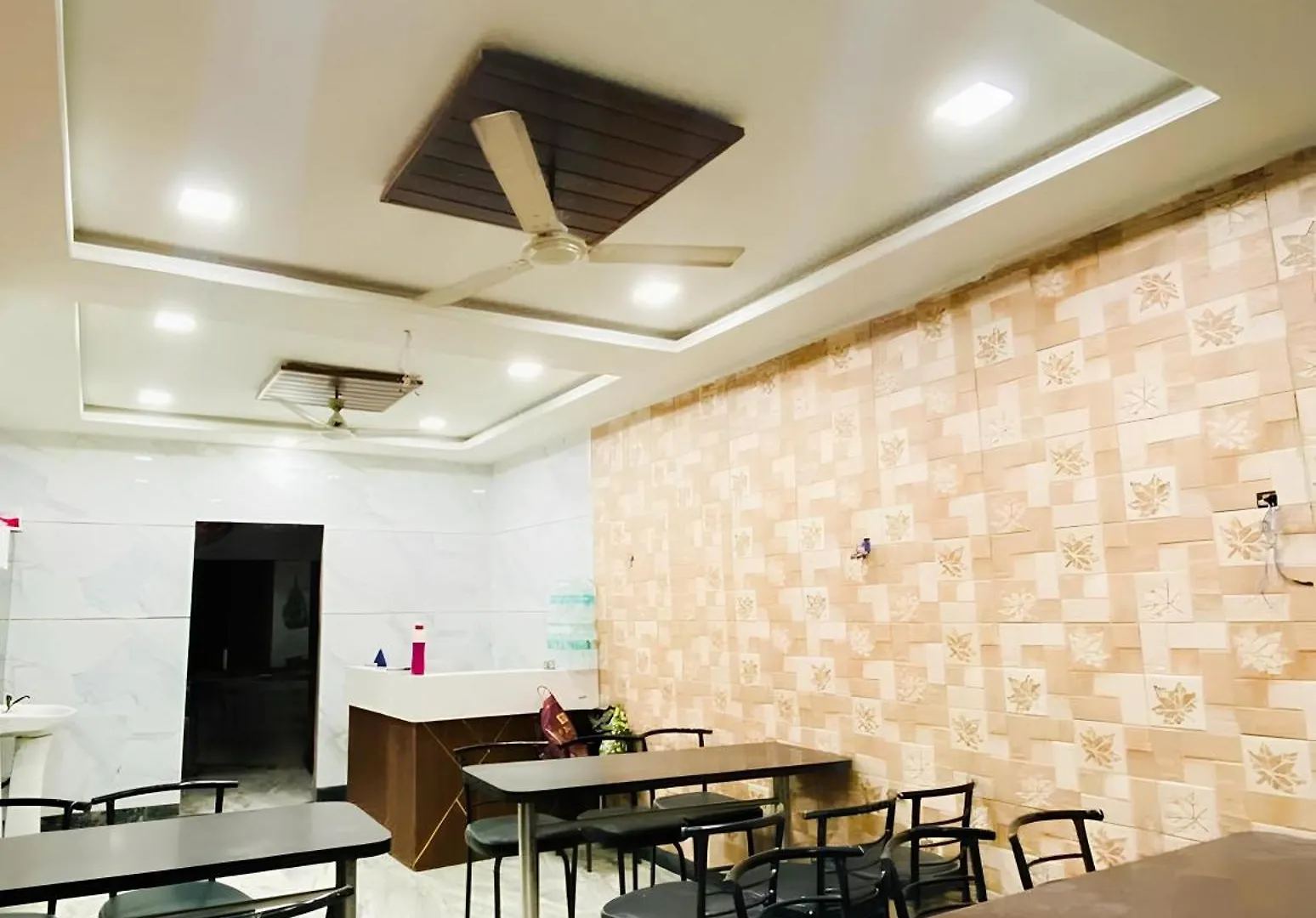 Gyanav Hotel And Restaurant Udaipur India