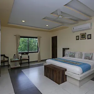 Collection O Greenland Udaipur